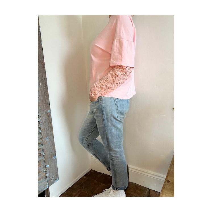 T-shirt à manches dentelle rose - élégance Féminine