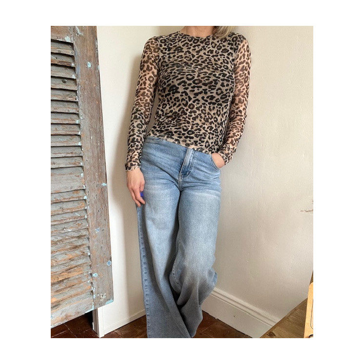 Top manches longues leopard voilage , tendance et originale