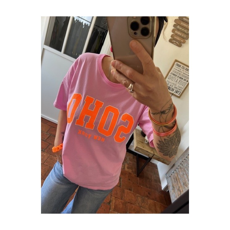 T-shirt rose et écriture Orange