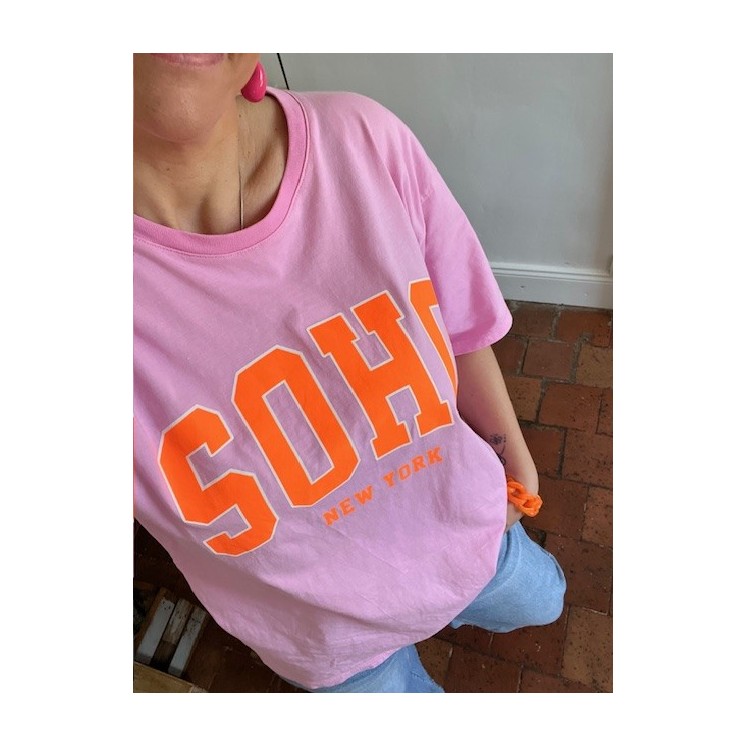 T-shirt rose et écriture Orange