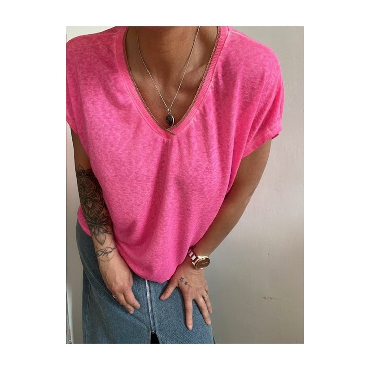 T-shirt rose fluo , pleins de peps