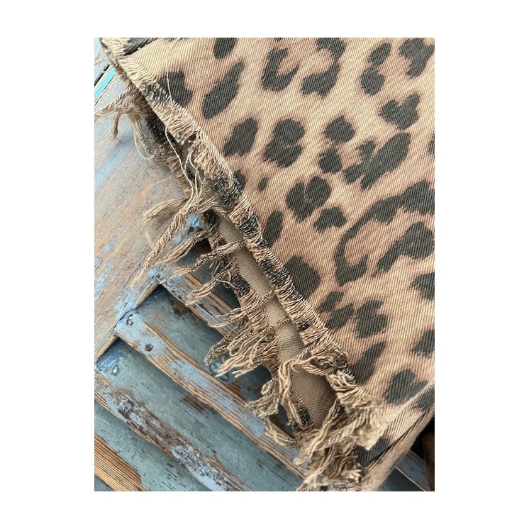 Short en jean leopard marron-effet frnagé & style sauvage