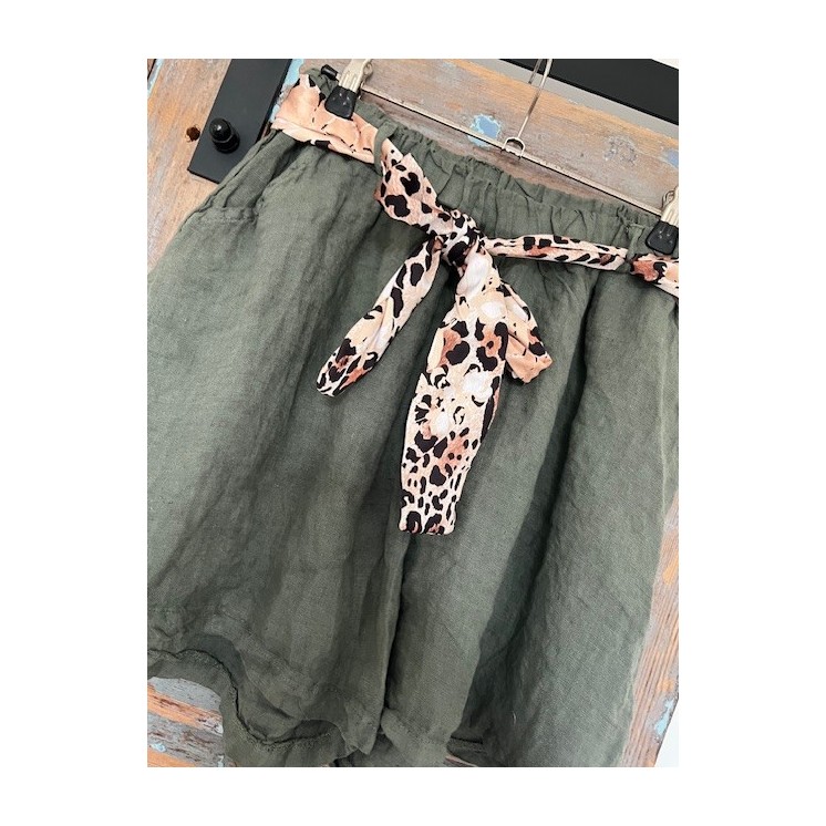 Short lin kaki femme -ceinture style foulard léopard tendance été