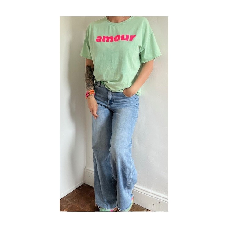 t-shirt vert pâle"amour"rose fluo -look doux & flashy