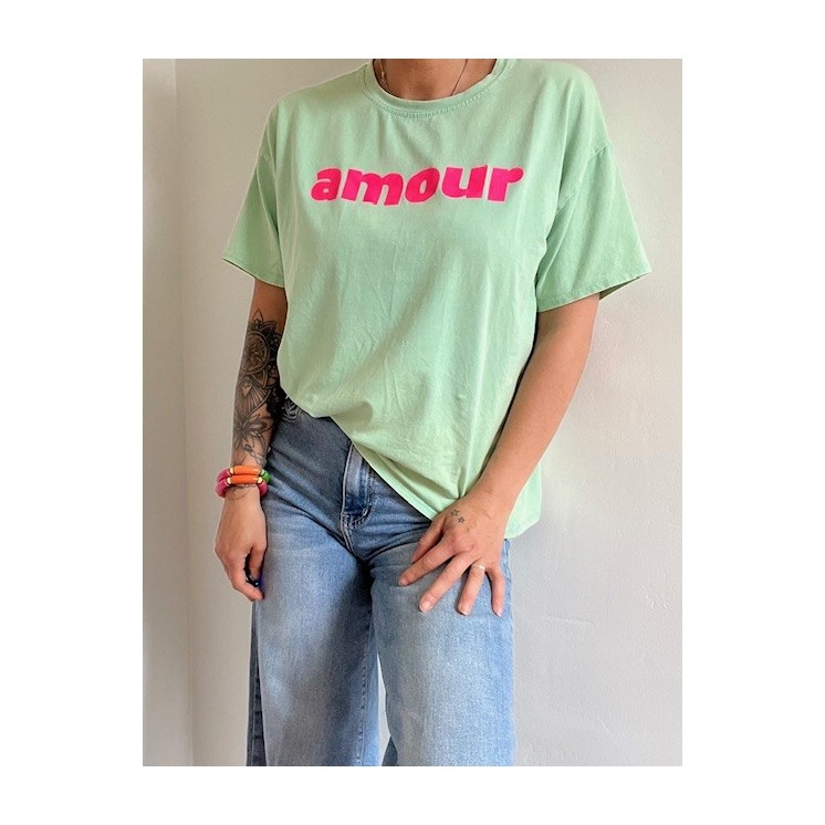 t-shirt vert pâle"amour"rose fluo -look doux & flashy