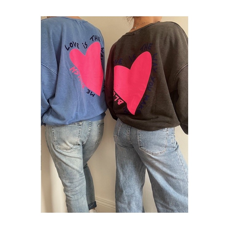 Sweat Noir Femme-Coeur rose fuchsia-pièce coup de coeur tendance