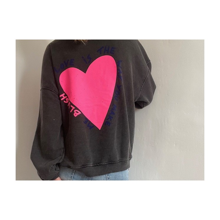 Sweat Noir Femme-Coeur rose fuchsia-pièce coup de coeur tendance