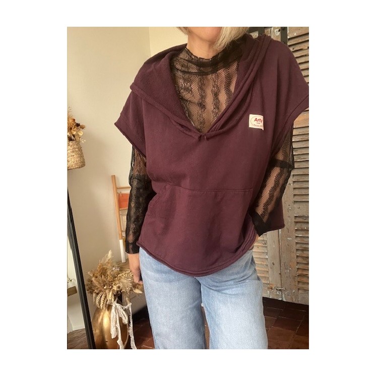 Sweat à manches courtes bordeaux-style sportwear  avec capuches