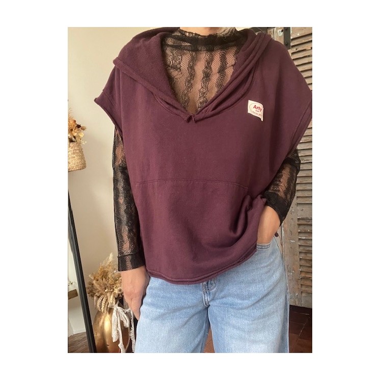 Sweat à manches courtes bordeaux-style sportwear  avec capuches