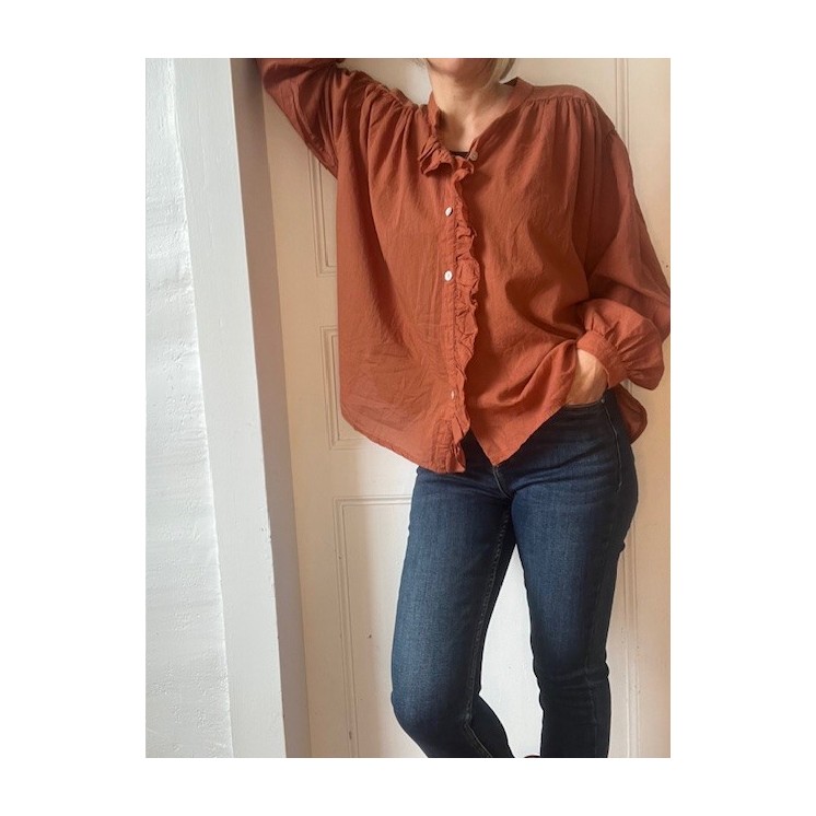 Chemise terracotta femme à volant-élégante et tendance