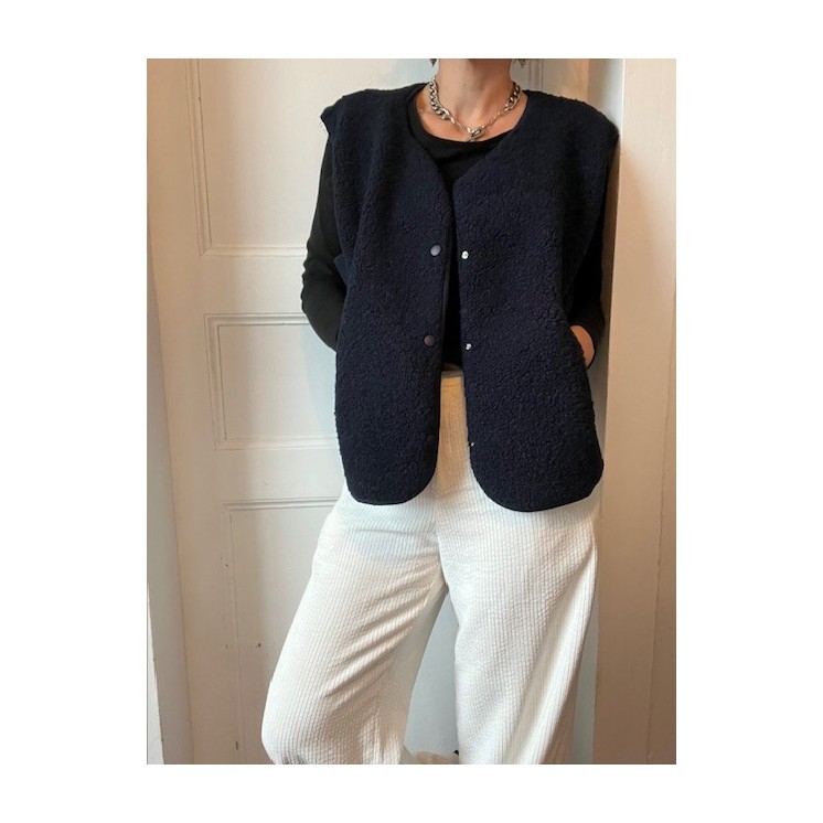 veste sans manches bleu marine en bouclette