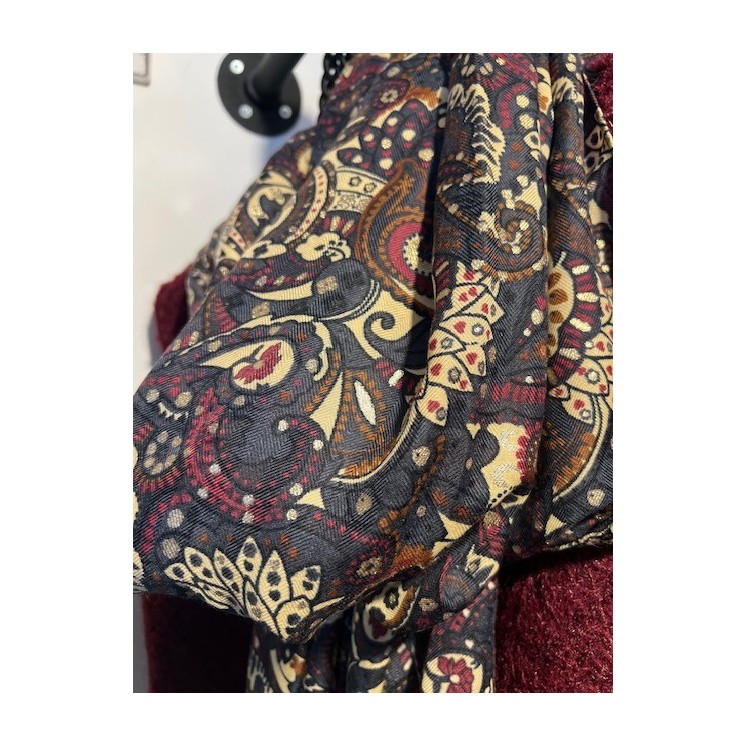 Foulard motif bandana , bordeaux, bleu beige et or -accessoire femme tendance