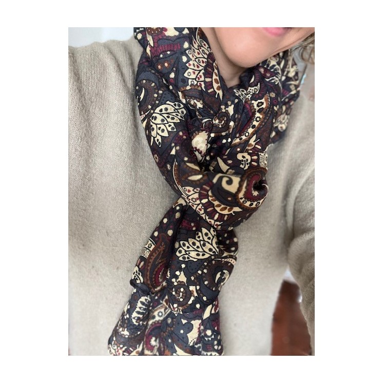 Foulard motif bandana , bordeaux, bleu beige et or -accessoire femme tendance