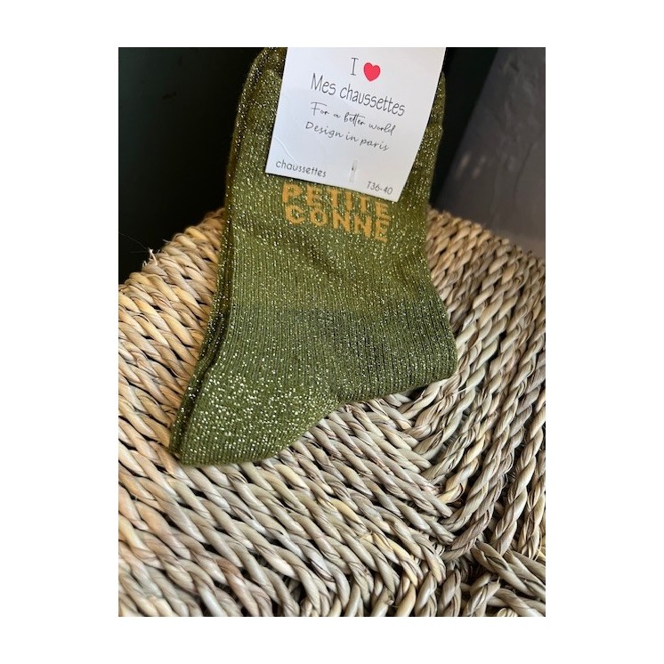 Chaussettes kaki avec inscription doré -style unique et tendance
