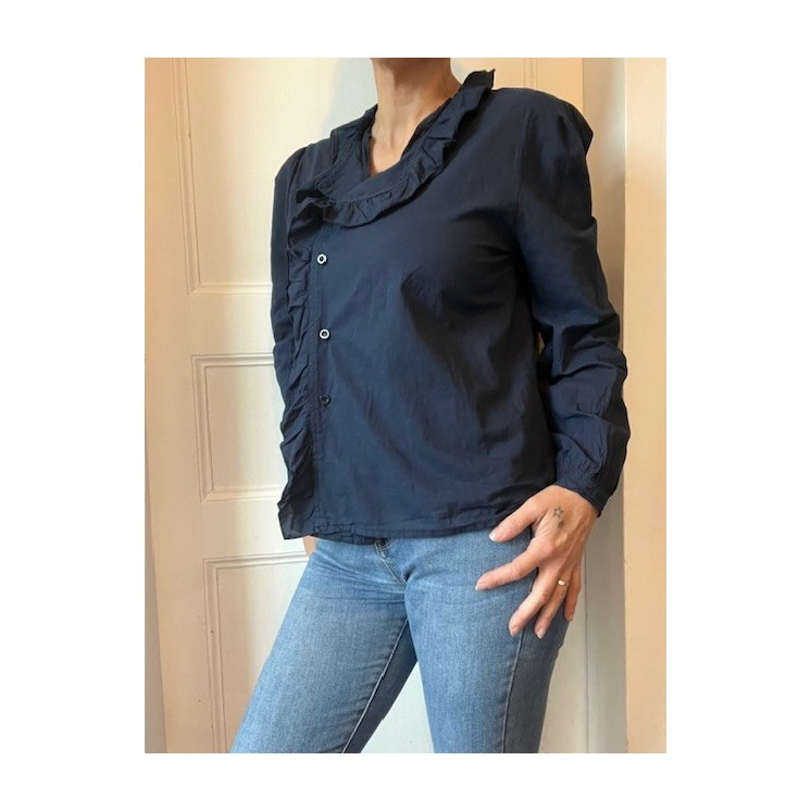 chemise avec volants devant -bleu marine , confort et féminité