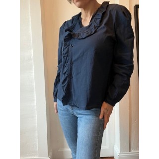 chemise avec volants devant -bleu marine , confort et féminité