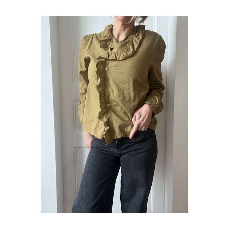 Chemise avec volant fantaisie devant -tendance et élégance-olive