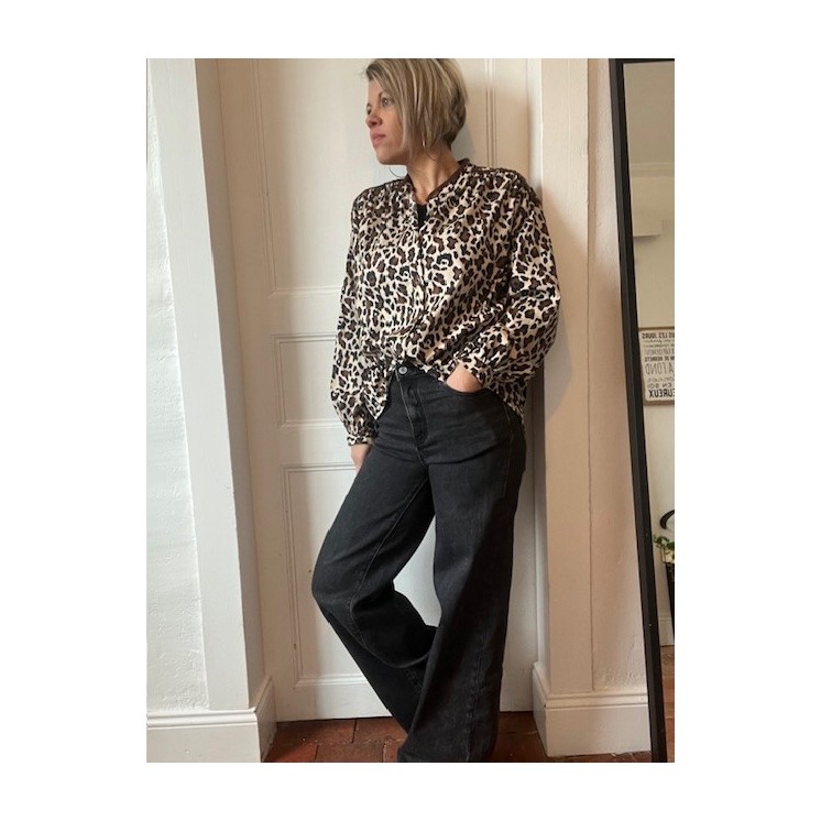 Chemise léopard marron -style audacieux & détails couture