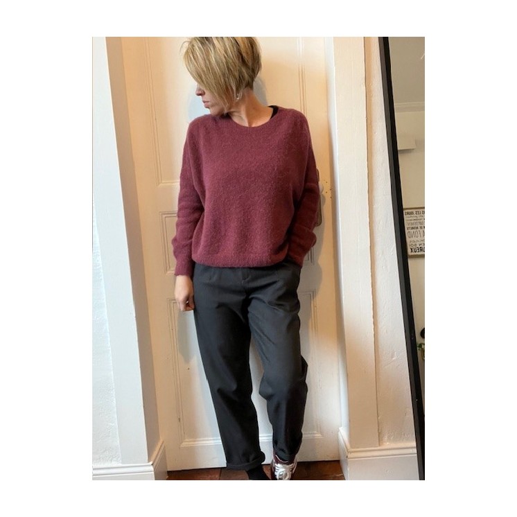 Pull en laine d'alpaga ultra doux-confort chaleur et élégance avec sa couleur bordeaux