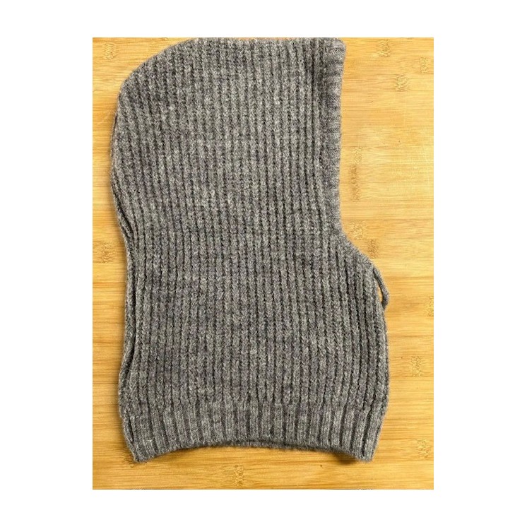 Cagoule en laine beige-accessoire mode et chic pour l'hiver