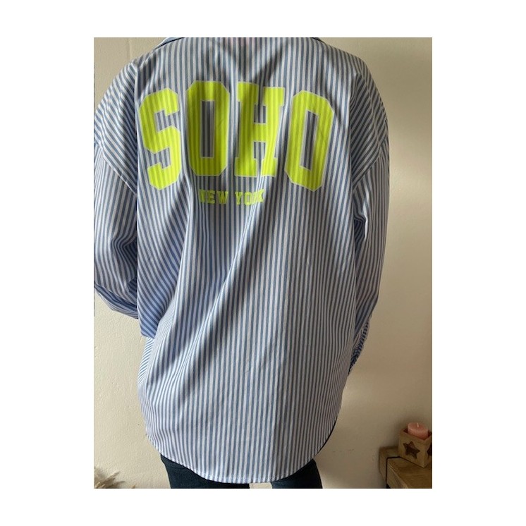 Chemise à rayures bleu et blanche motif ciao dans le dos , jaune fluo