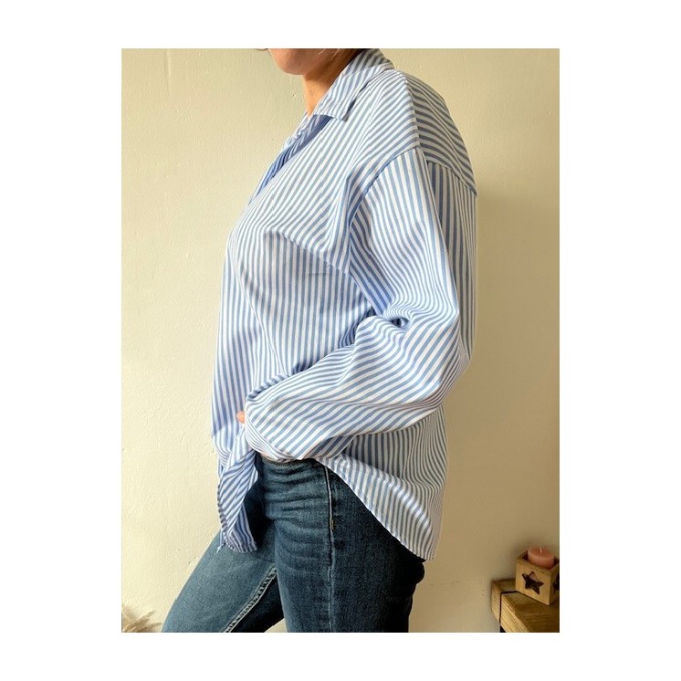 Chemise à rayures bleu et blanche motif ciao dans le dos , jaune fluo