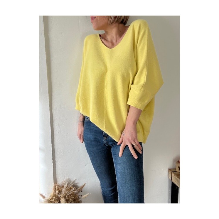 Pull jaune manches chauve souris jaune