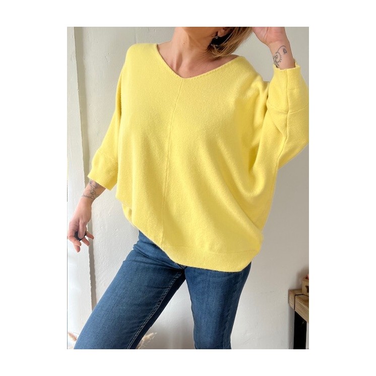 Pull jaune manches chauve souris jaune